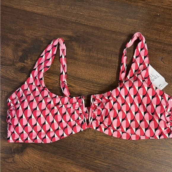 Time and Tru Women's 2X (20W-22W) Plus Size Geo Print V-Wire Bikini Swimwear Top - Picture 3 of 13